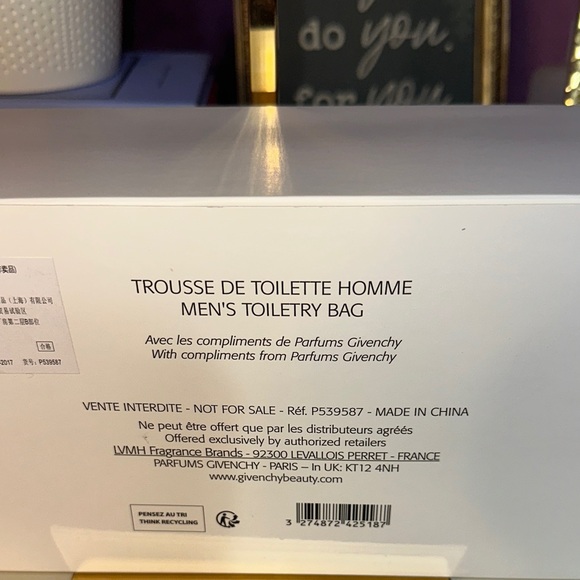 Givenchy Parfums Black Toiletry Bag - Picture 2 of 5